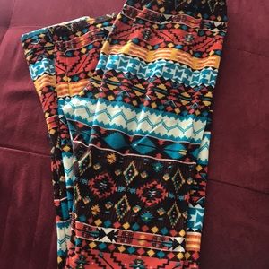 Super Soft Aztec Leggings Size S/M